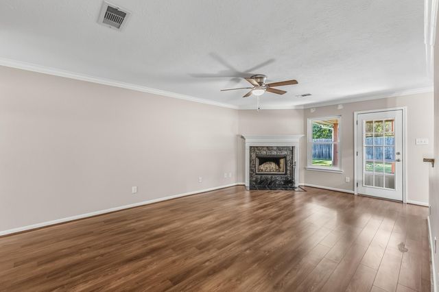 511 Springwood Drive, Conroe, TX 77385