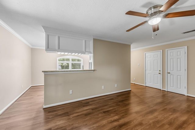 511 Springwood Drive, Conroe, TX 77385