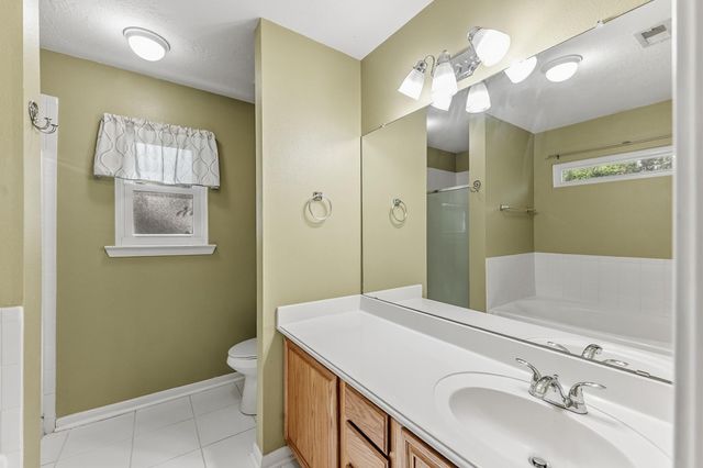 511 Springwood Drive, Conroe, TX 77385