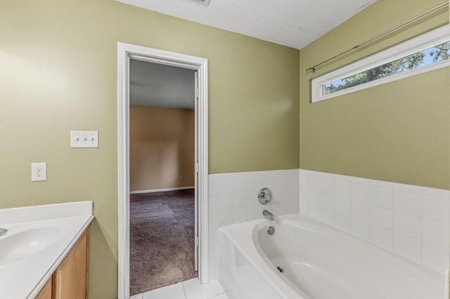 511 Springwood Drive, Conroe, TX 77385