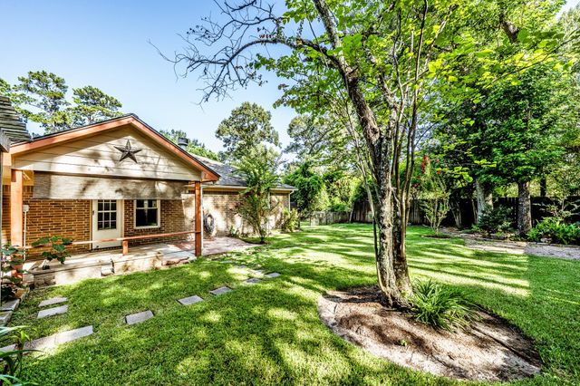 511 Springwood Drive, Conroe, TX 77385
