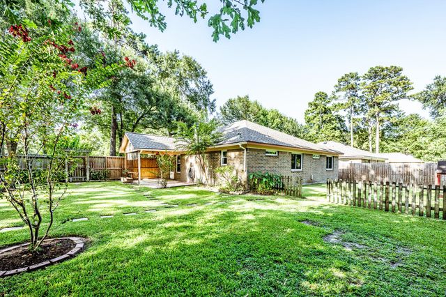 511 Springwood Drive, Conroe, TX 77385