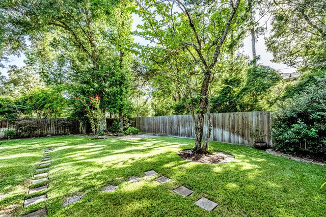 511 Springwood Drive, Conroe, TX 77385
