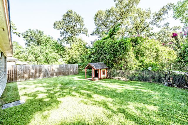 511 Springwood Drive, Conroe, TX 77385