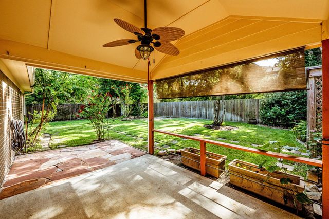 511 Springwood Drive, Conroe, TX 77385