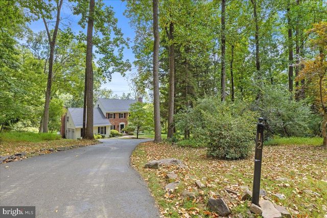 12 POOR FARM RD, Pennington, NJ 08534