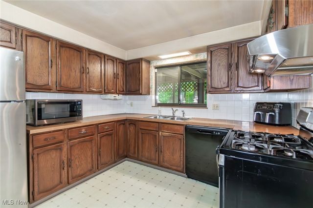 751 Bacon Road, Painesville Twp, OH 44077