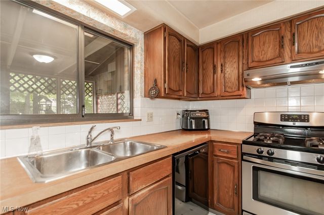 751 Bacon Road, Painesville Twp, OH 44077