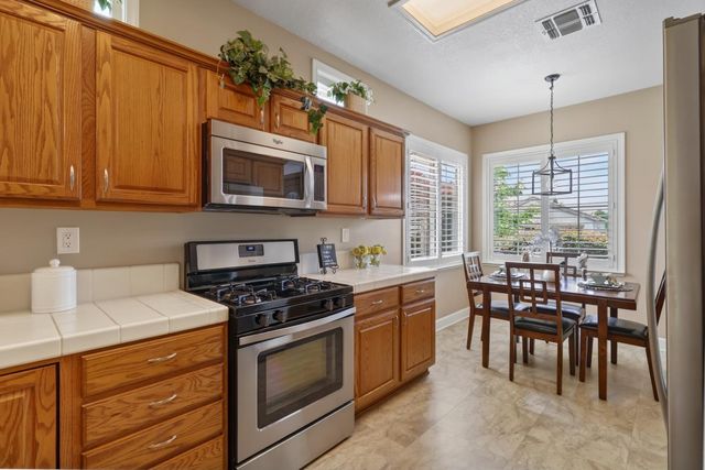 1561 1561 Hackberry Ln, Lincoln, CA 95648
