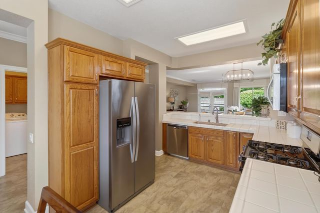1561 1561 Hackberry Ln, Lincoln, CA 95648