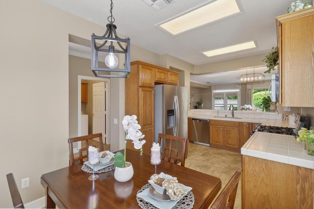 1561 1561 Hackberry Ln, Lincoln, CA 95648