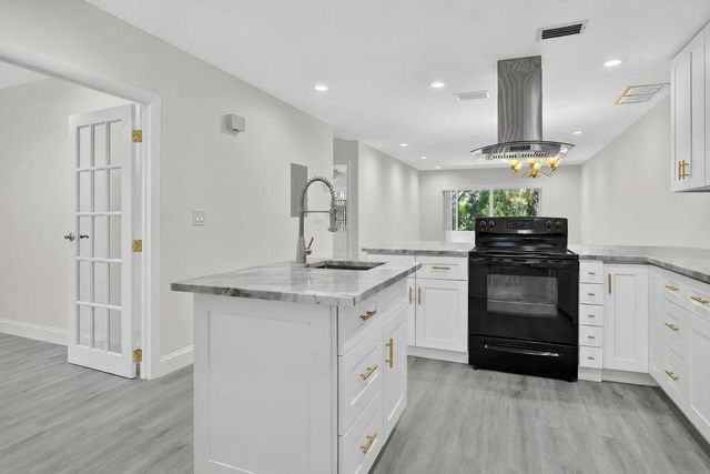 20846 Vinesta Circle, Boca Raton, FL 33433