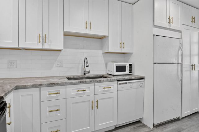 20846 Vinesta Circle, Boca Raton, FL 33433