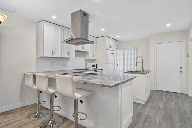 20846 Vinesta Circle, Boca Raton, FL 33433
