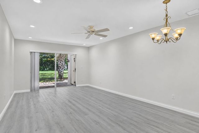 20846 Vinesta Circle, Boca Raton, FL 33433