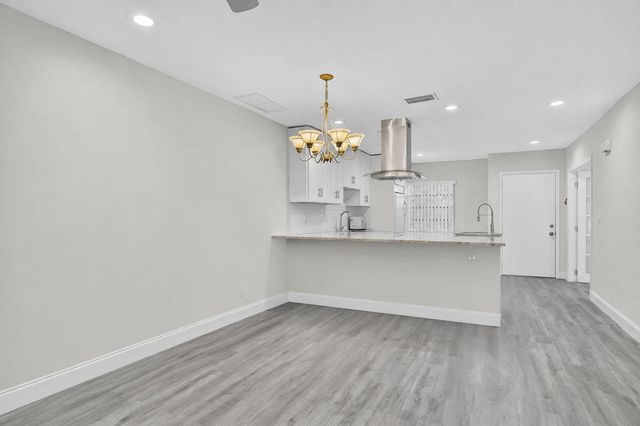 20846 Vinesta Circle, Boca Raton, FL 33433