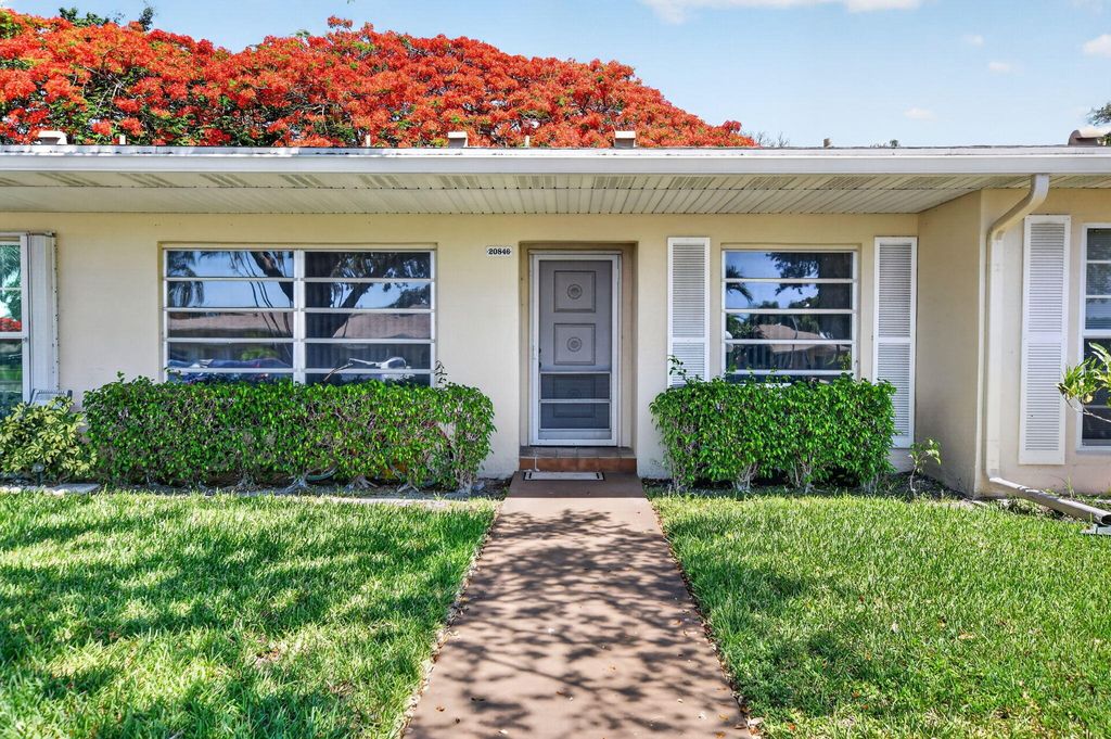 20846 Vinesta Circle, Boca Raton, FL 33433