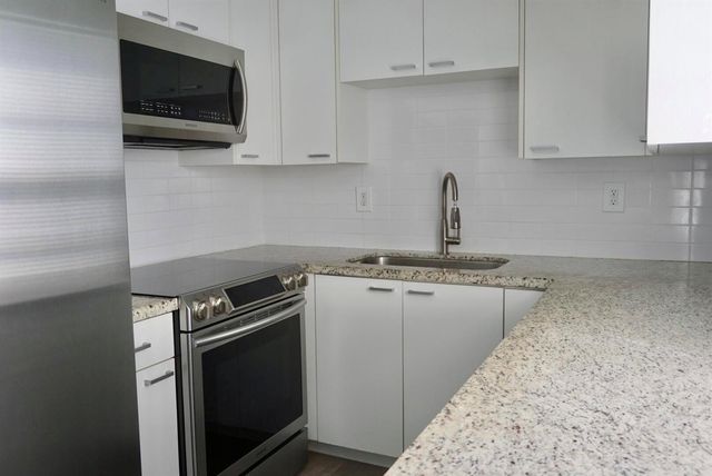307 Burgundy G, Delray Beach, FL 33484