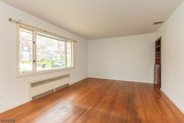 10 Laurel Pl, West Caldwell Twp., NJ 07006