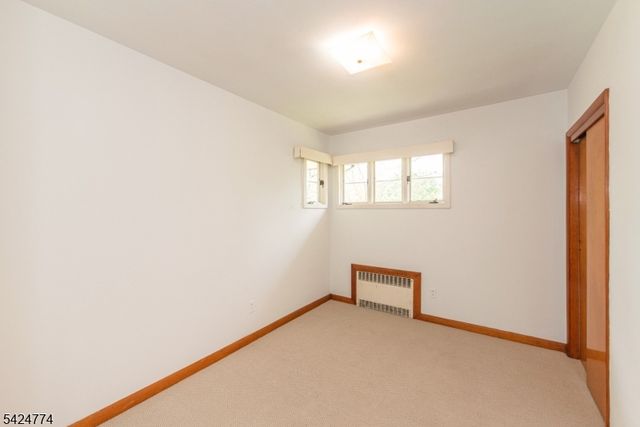 10 Laurel Pl, West Caldwell Twp., NJ 07006