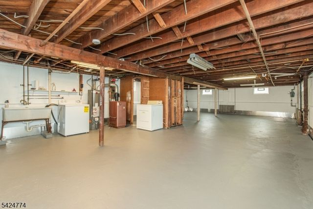 10 Laurel Pl, West Caldwell Twp., NJ 07006