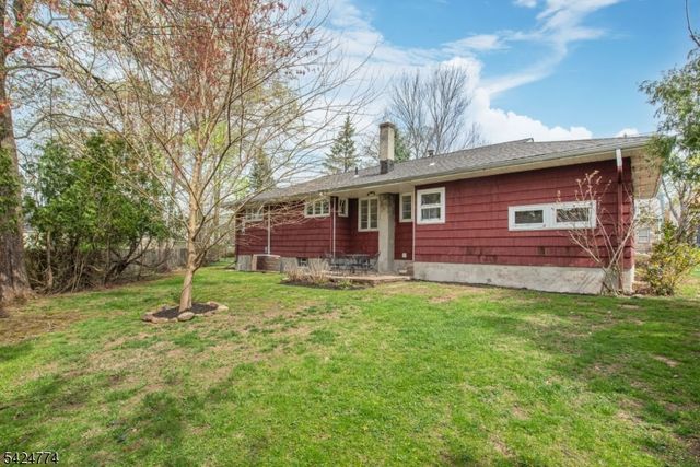 10 Laurel Pl, West Caldwell Twp., NJ 07006