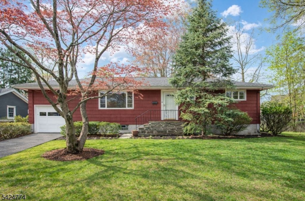 10 Laurel Pl, West Caldwell Twp., NJ 07006