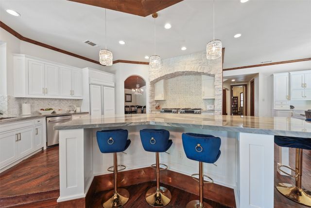 6809 Grand Falls Circle, Plano, TX 75024