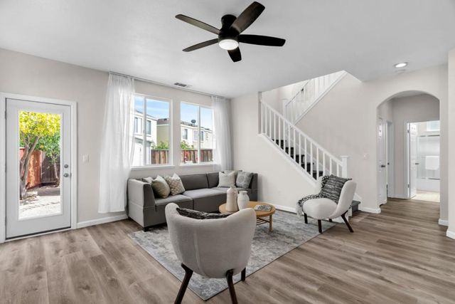 330 Titan Way, Hercules, CA 94547