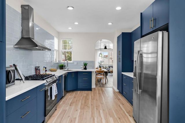 330 Titan Way, Hercules, CA 94547