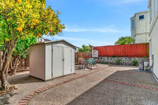 330 Titan Way, Hercules, CA 94547