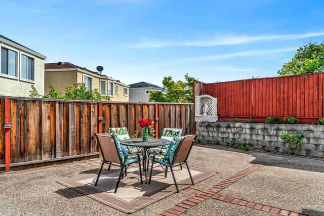 330 Titan Way, Hercules, CA 94547