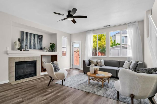 330 Titan Way, Hercules, CA 94547