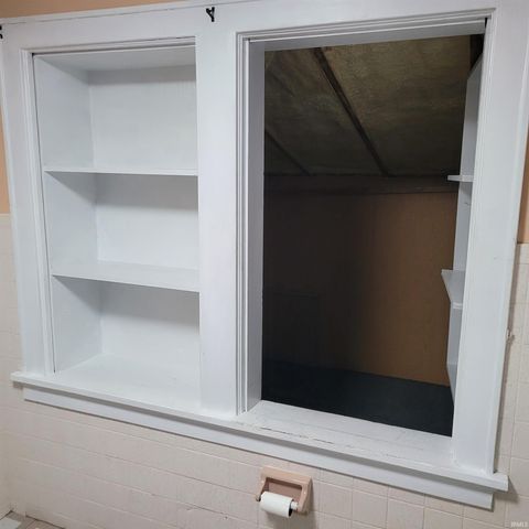 10421 Main Street, Leo, IN 46165