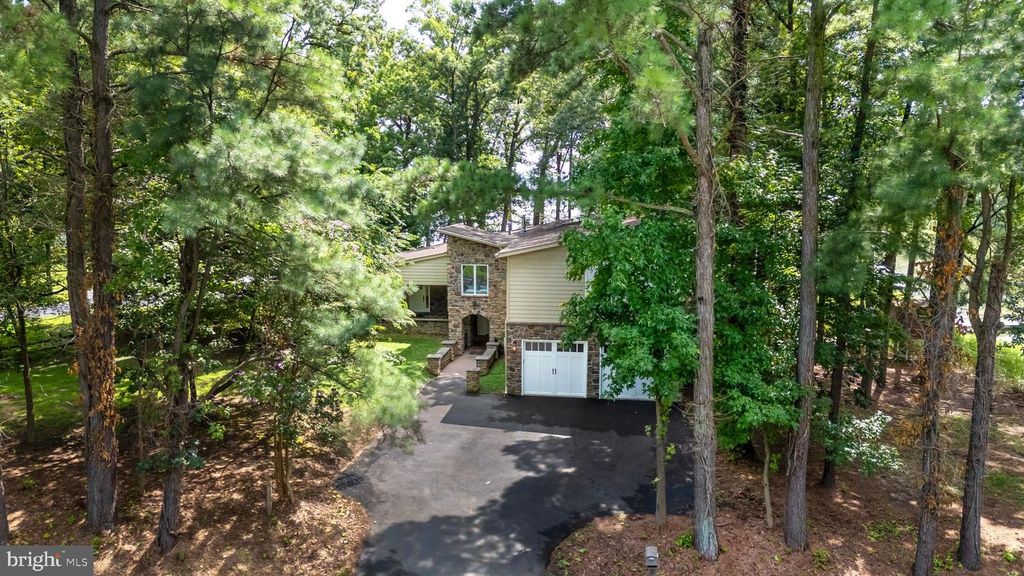 100 EARECKSON LN, Stevensville, MD 21666