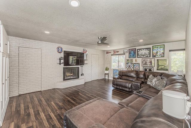 5236 N Pleasant Avenue, Fresno, CA 93711