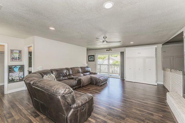 5236 N Pleasant Avenue, Fresno, CA 93711