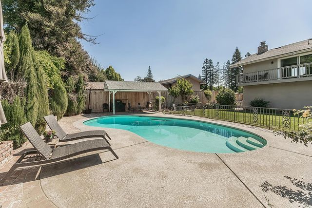 5236 N Pleasant Avenue, Fresno, CA 93711