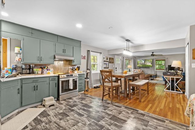 57954 Pear Road, South Bend, IN 46619