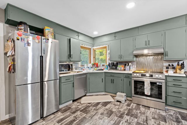 57954 Pear Road, South Bend, IN 46619