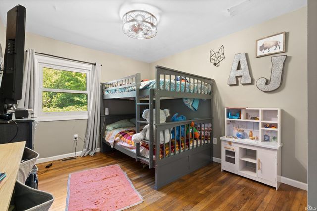 57954 Pear Road, South Bend, IN 46619