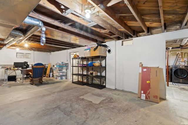 57954 Pear Road, South Bend, IN 46619
