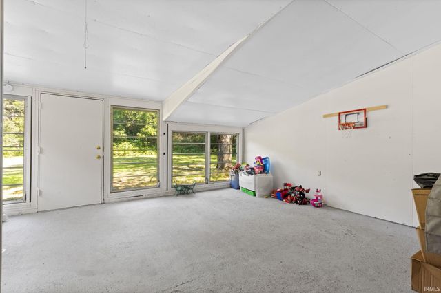 57954 Pear Road, South Bend, IN 46619