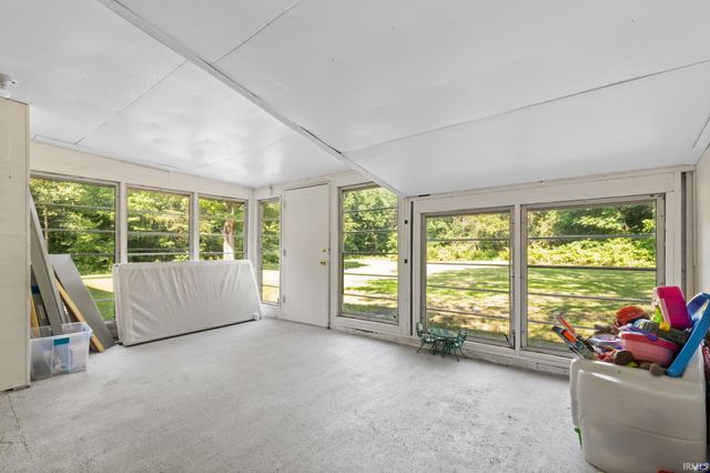 57954 Pear Road, South Bend, IN 46619