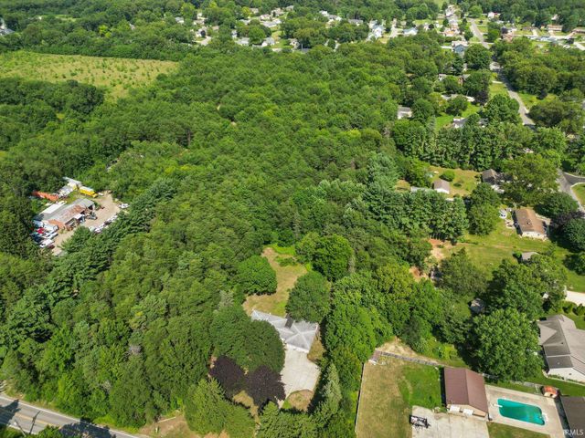 57954 Pear Road, South Bend, IN 46619
