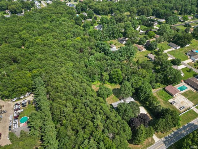 57954 Pear Road, South Bend, IN 46619