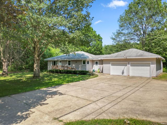 57954 Pear Road, South Bend, IN 46619