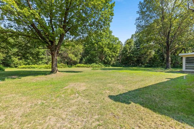 57954 Pear Road, South Bend, IN 46619