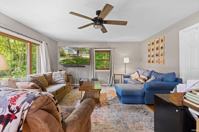 57954 Pear Road, South Bend, IN 46619