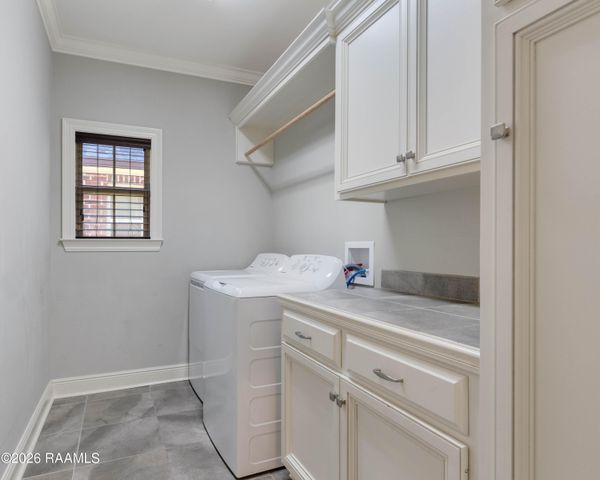 121 Fairwood Drive, Broussard, LA 70518